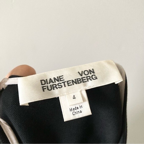 DVF Back Zip Sheath Dress 4 - Picture 2 of 4